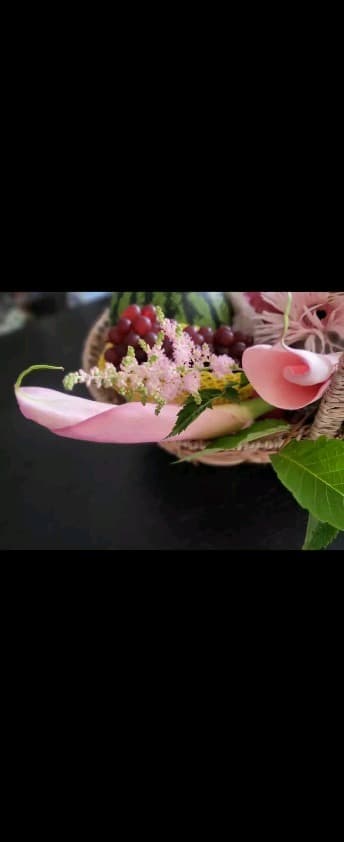 과일과 꽃을